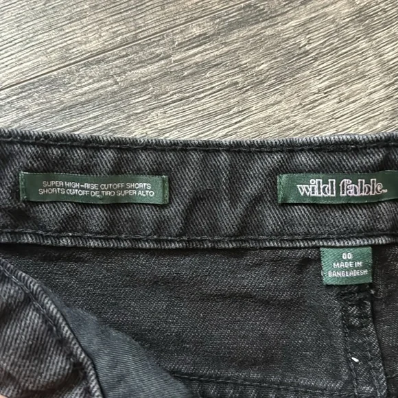 Wild Fable High waist, distressed black denim shirts, size 00 - Picture 4 of 6